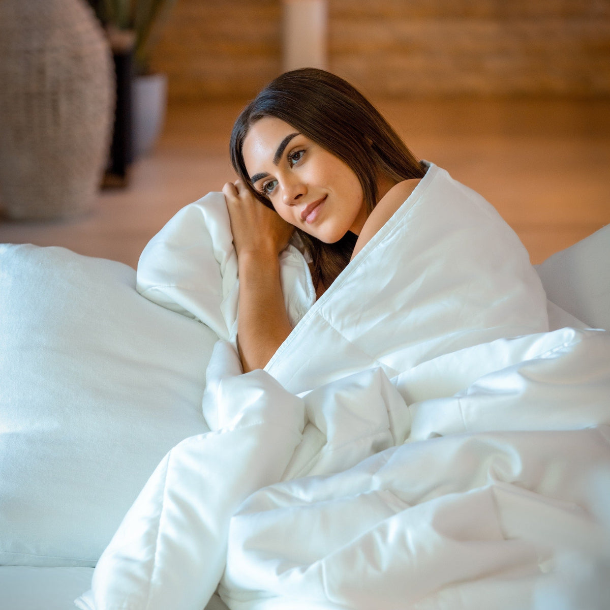 Cooling Comforter Set – Temperature-Regulating Eucalyptus Silk Comforter & Pillow Shams
